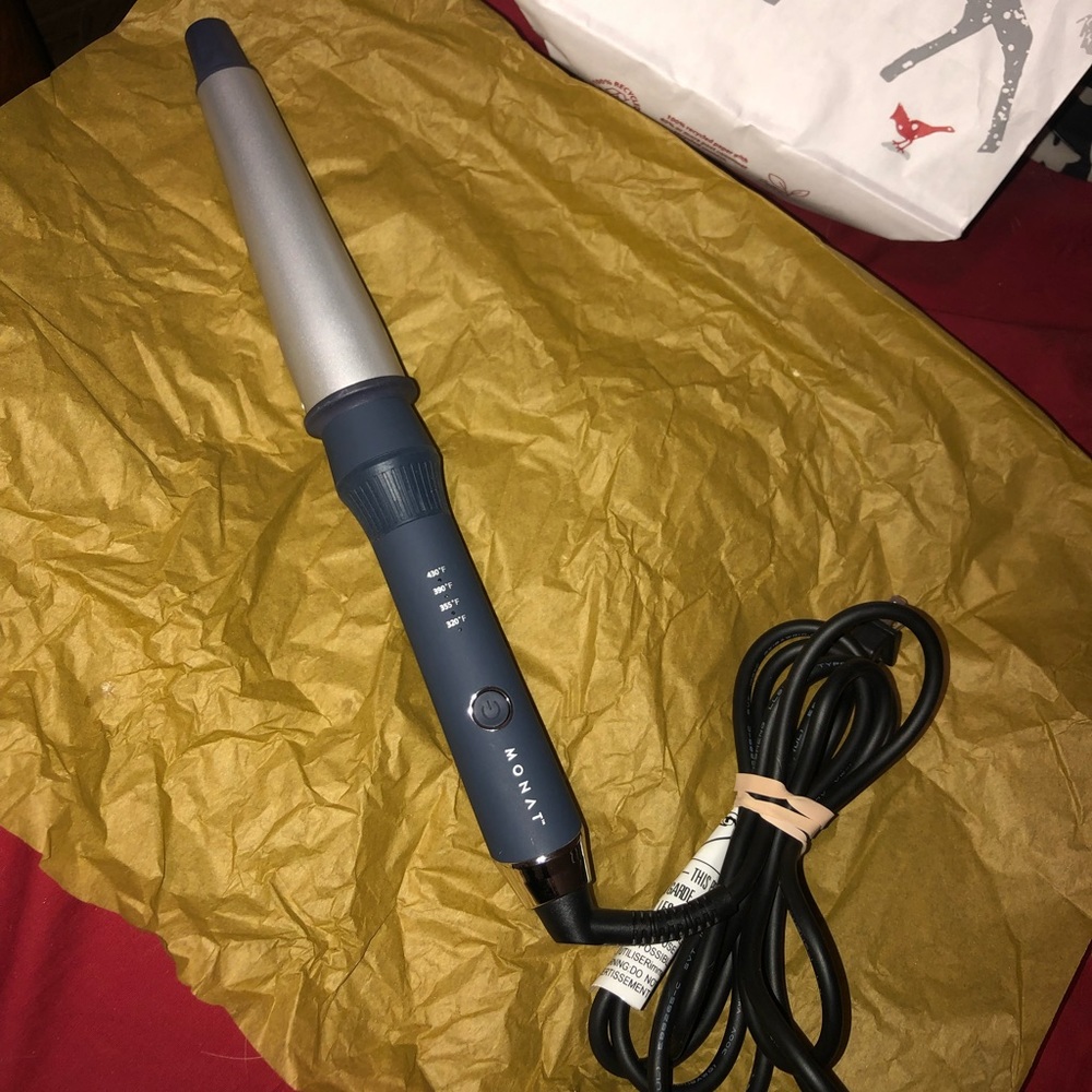 Monat Black and Silver Curling Wand